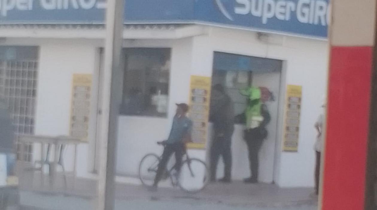 La Policía hizo presencia en el lugar de los hechos. 