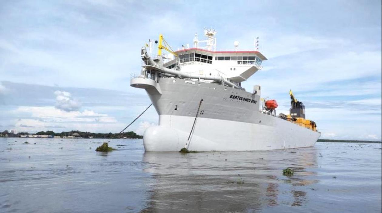 La draga 'Bartolomeu Dias' no pudo con la tarea.