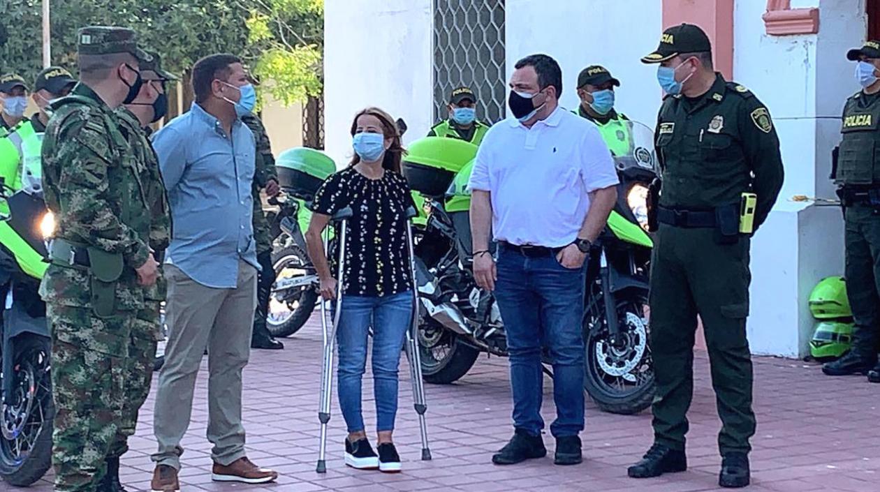 La Gobernadora Elsa Noguera y el Secretario del Interior Yesid Turbay presidiendo el inicio de los patrullajes.