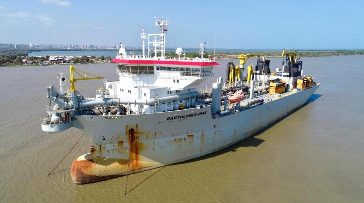 La draga Bartolomeu Dias que tendrá a su cargo el trabajo.