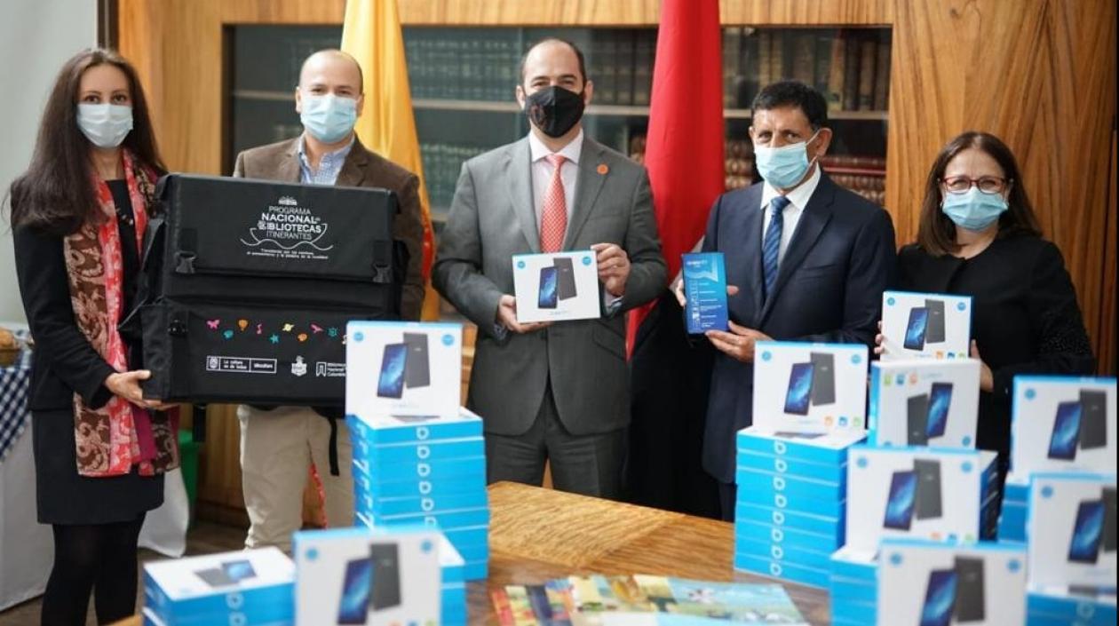 Las tabletas donadas.