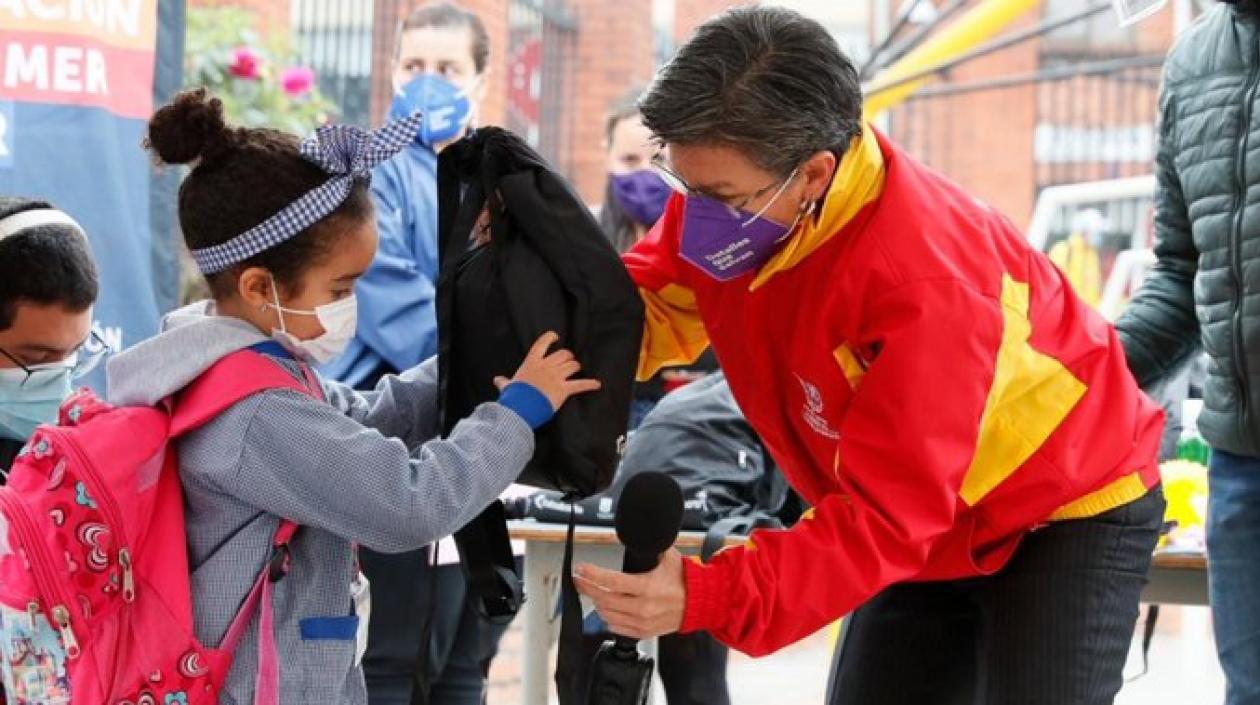 La alcaldesa mayor, Claudia López, recibió a los niños y niñas del Colegio Técnico José Félix Restrepo.