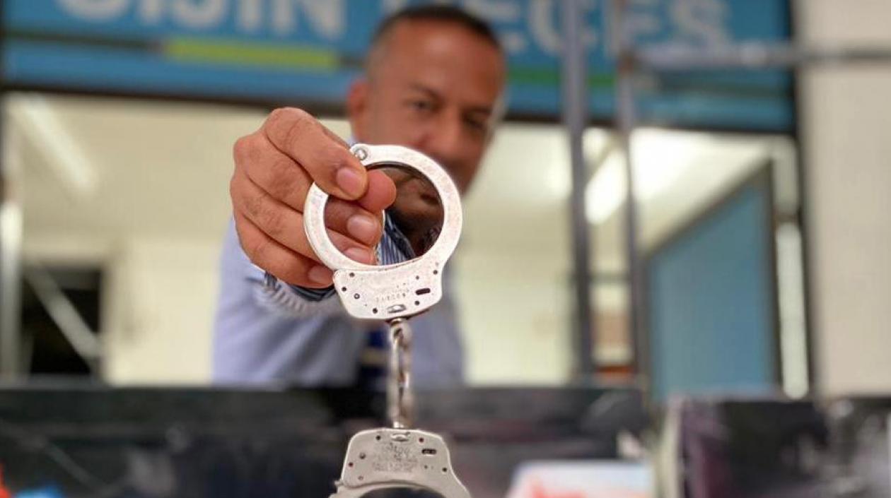 'El Doctor Batalla' por su guerra contra la ilegalidad.