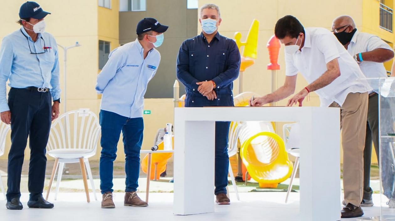 El Presidente Duque con el Alcalde Rodolfo Ucrós