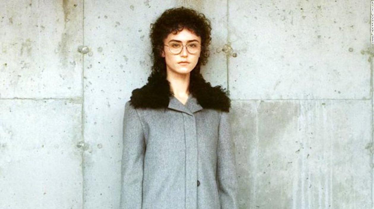 Ella Emhoff, hijastra de Kamala Harris, la vicepresidenta de Estados Unidos.