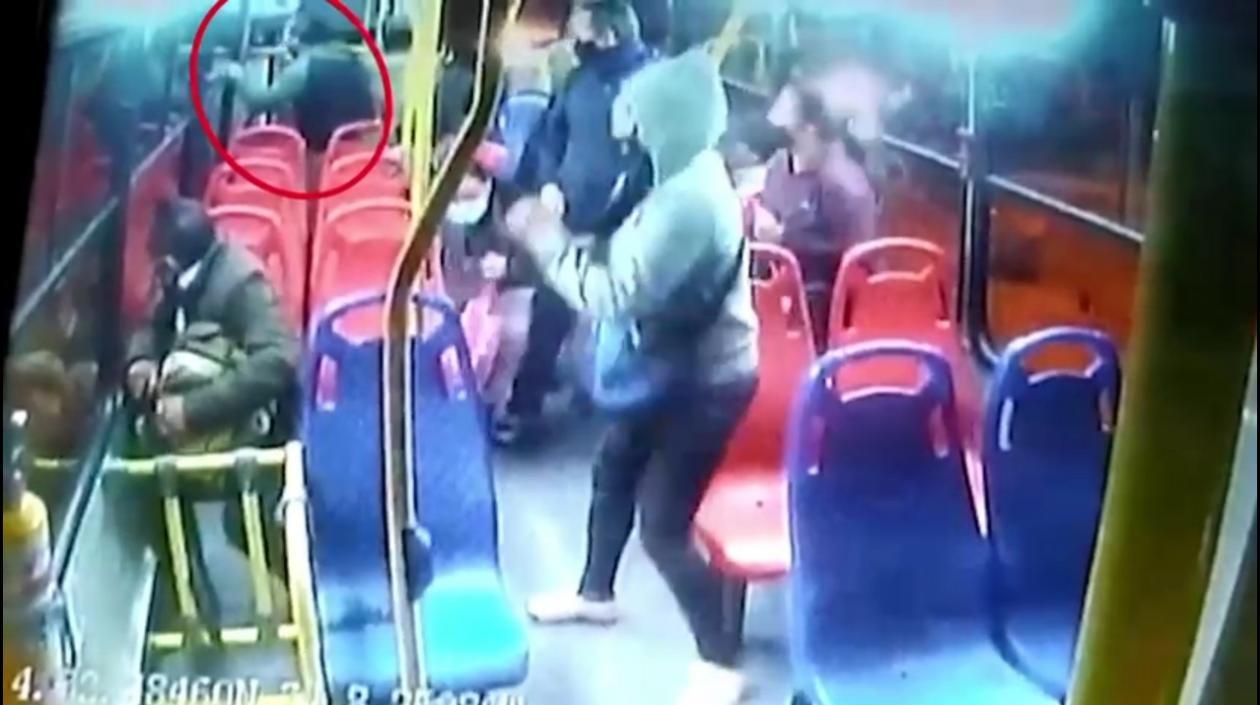 Momento en que se presentó uno de los atracos. 