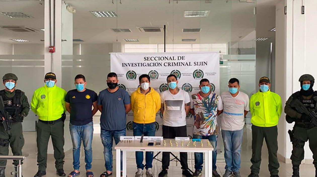 Los seis capturados.