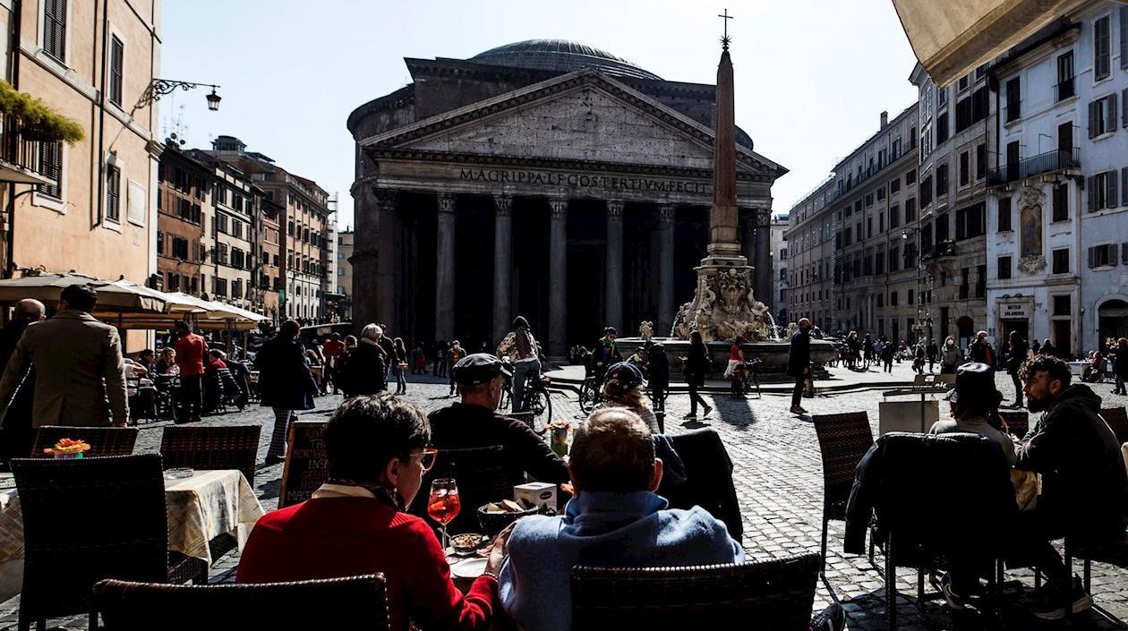 La esperanza en el mundo en la lucha contra el Covid-19 está en las vacunas.