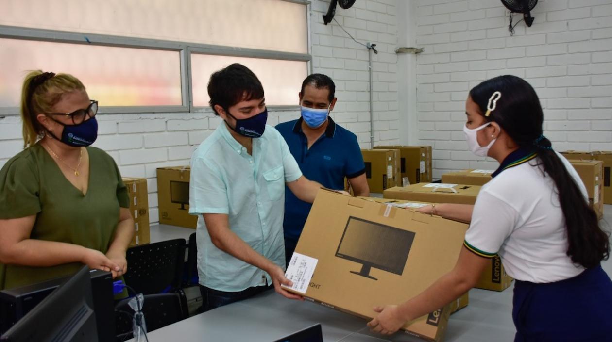 Desde el 2020 la Administración distrital ha adquirido más de 6.000 equipos para el beneficio de estudiantes y docentes.