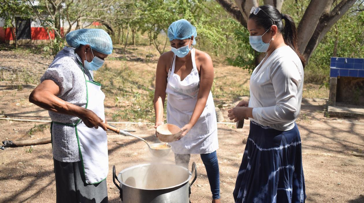 La tradicional olla del sancocho de guandú.