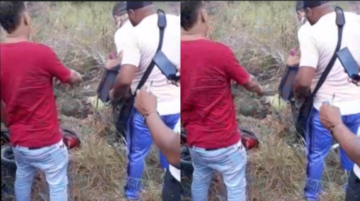 El policía fue auxiliado en primera instancias por ciudadanos que pasaban por el lugar. 