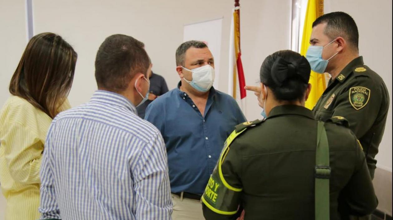 Las autoridades tras el consejo de seguridad que se realizó. 