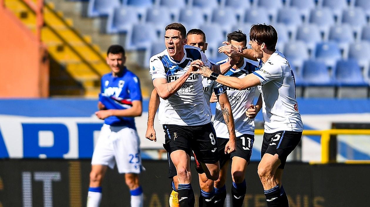Robin Gosens celebra el segundo tanto del duelo. 