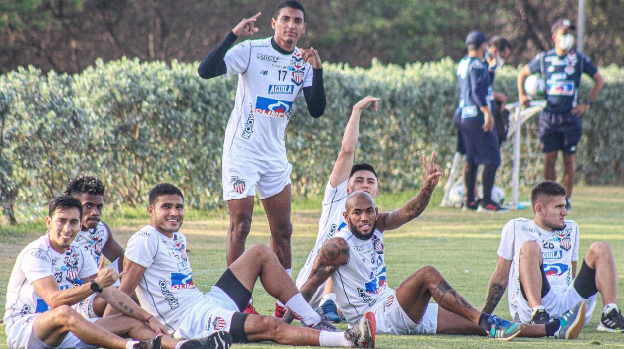 Jugadores de Junior, durante un entrenamiento. 