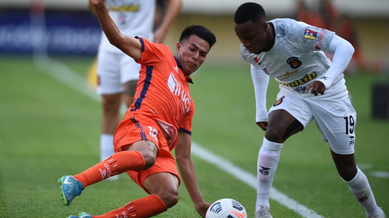Acción del partido entre César Vallejo y Caracas FC. 