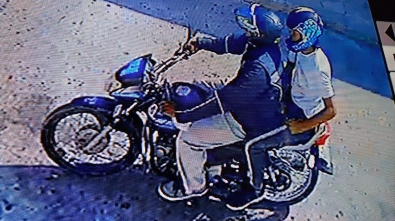  Los dos ladrones grabados en la cámara de seguridad. 