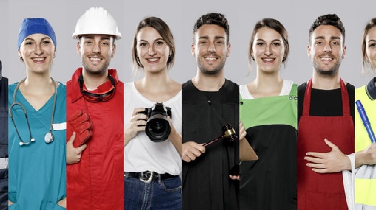 En Colombia hay muchas menos mujeres en el mercado laboral.