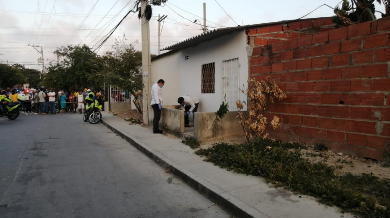 La Sijin llegó al lugar a realizar la inspección del cadáver.