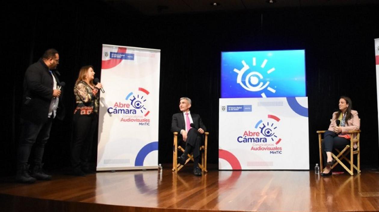 Karen Abudinen, ministra de las TIC, en la socialización de las convocatorias.