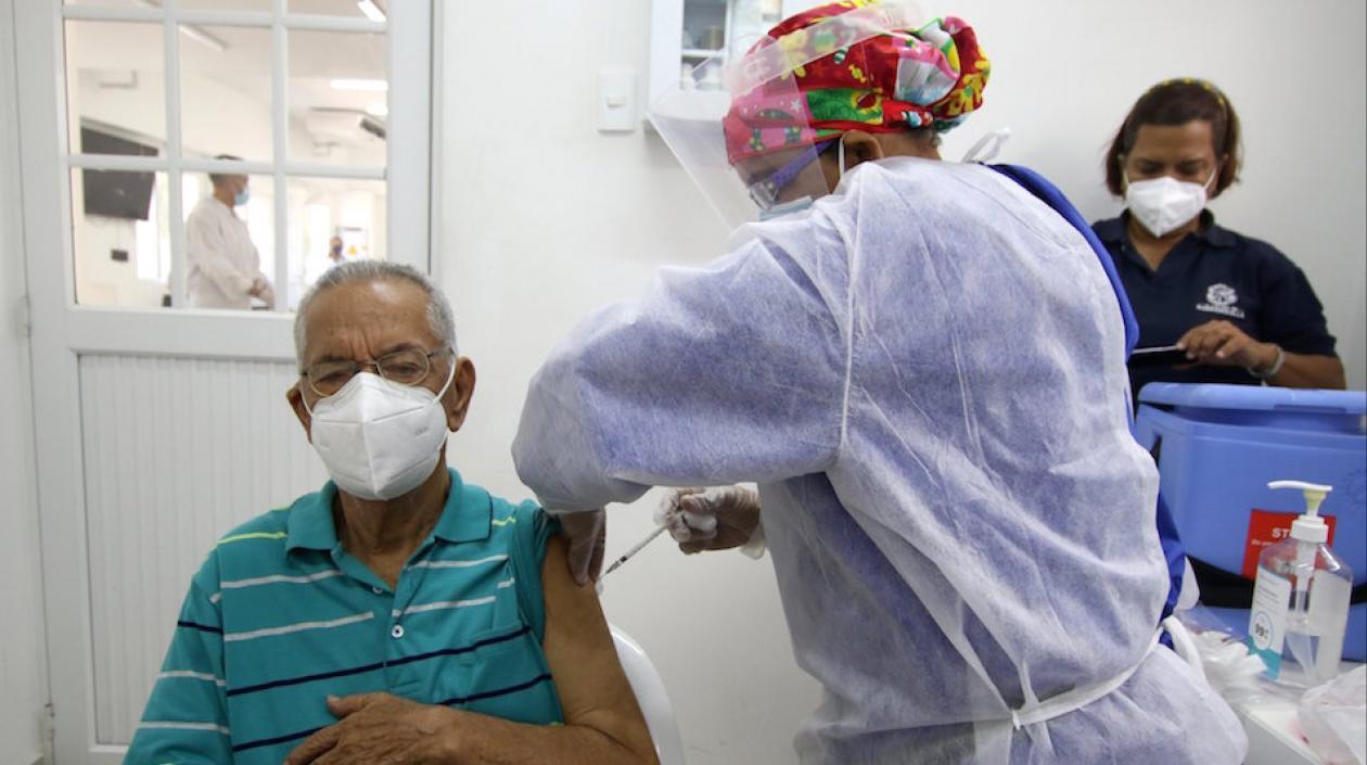 Vacunación para adultos mayores en Barranquilla.