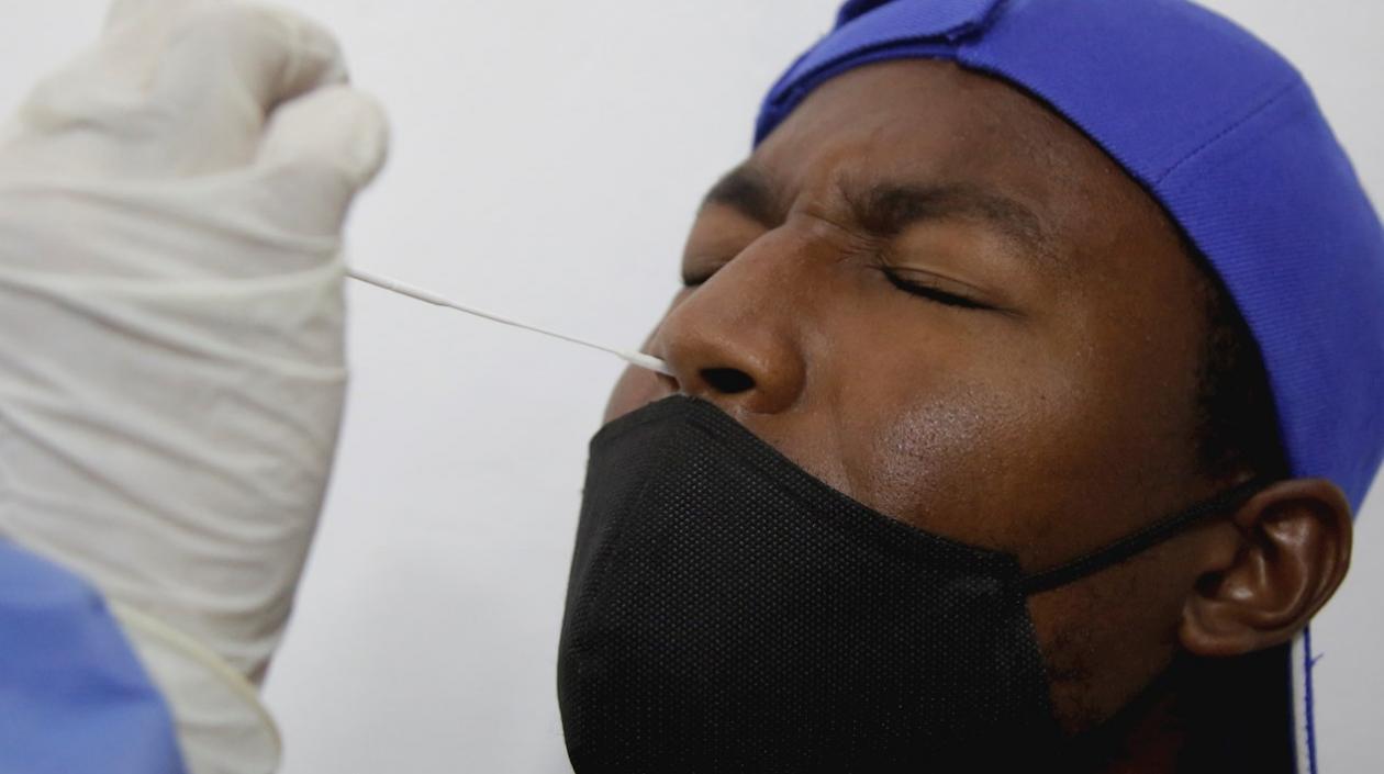 Cifra de contagio de Covid-19 sigue en alza en Colombia.