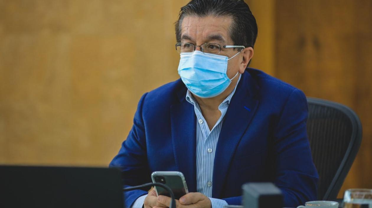 El ministro de Salud, Fernando Ruiz.