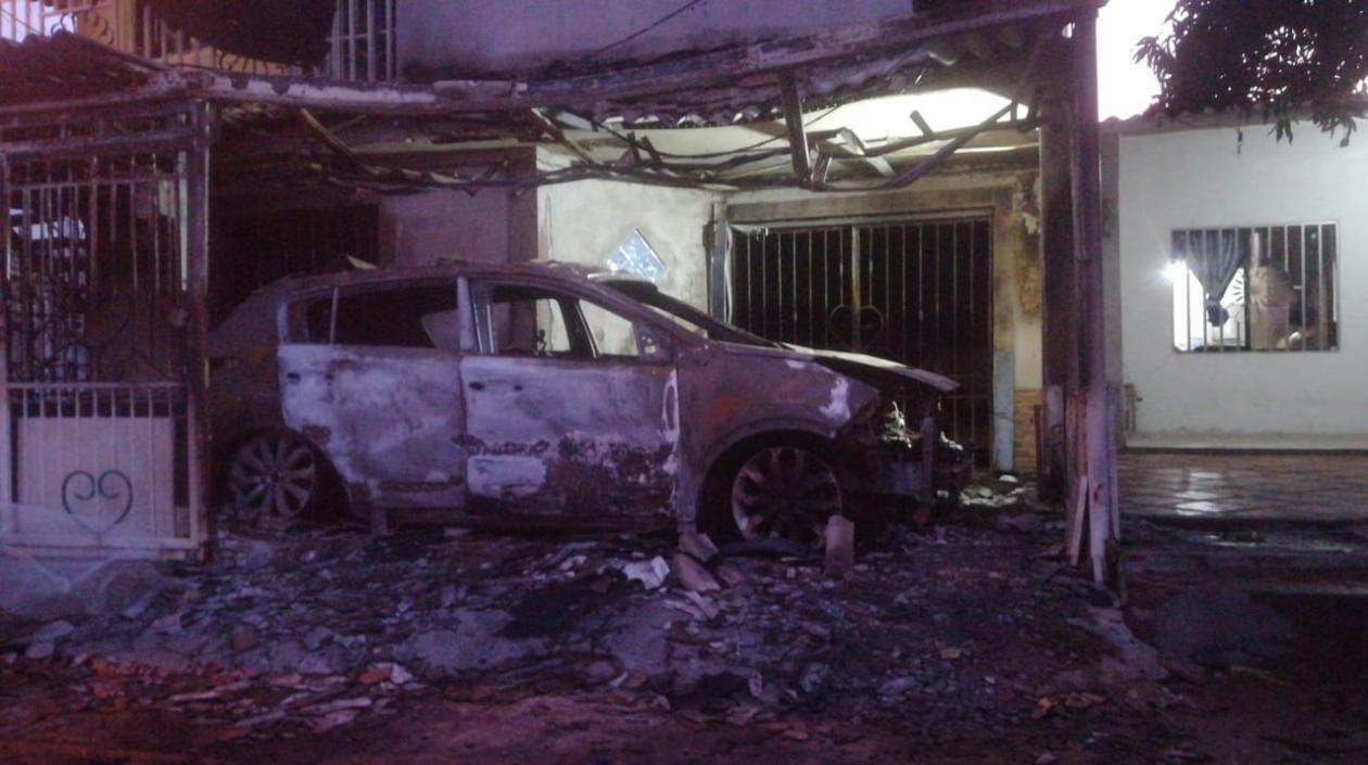 Incendio en el barrio El Parque de Soledad dejó cuantiosos daños materiales.