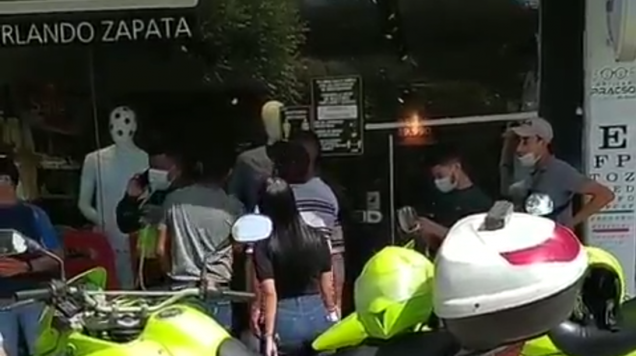 Almacén asaltado en la calle 72.