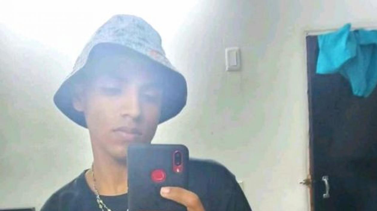 Wilinton Javier Gómez salió con la misma ropa que aparece en la foto.