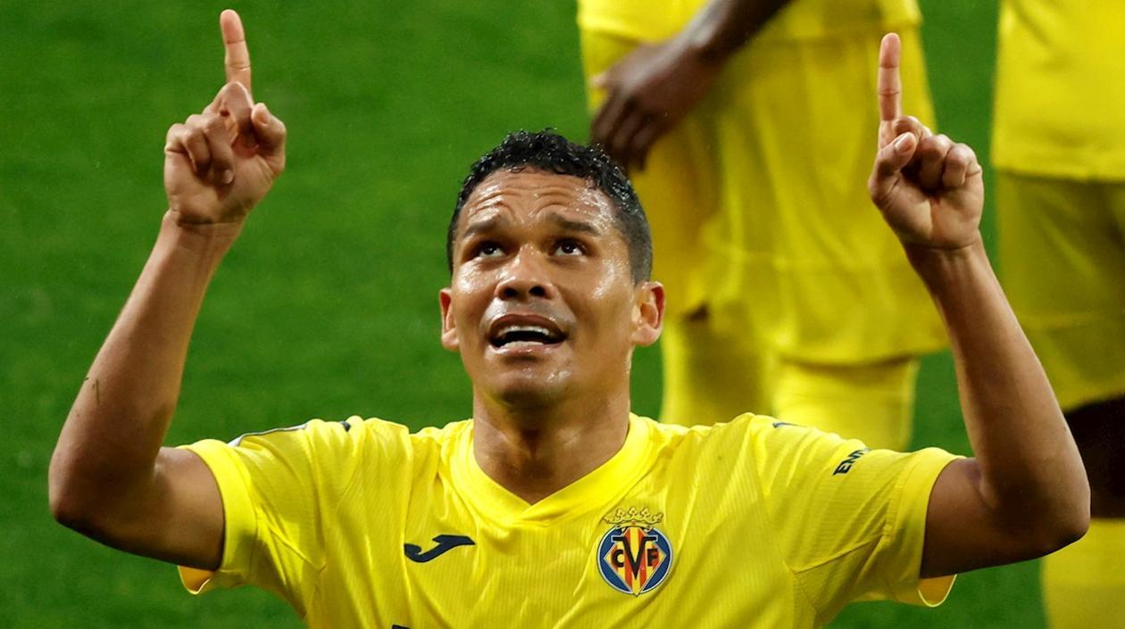 Carlos Bacca festeja su anotación. 