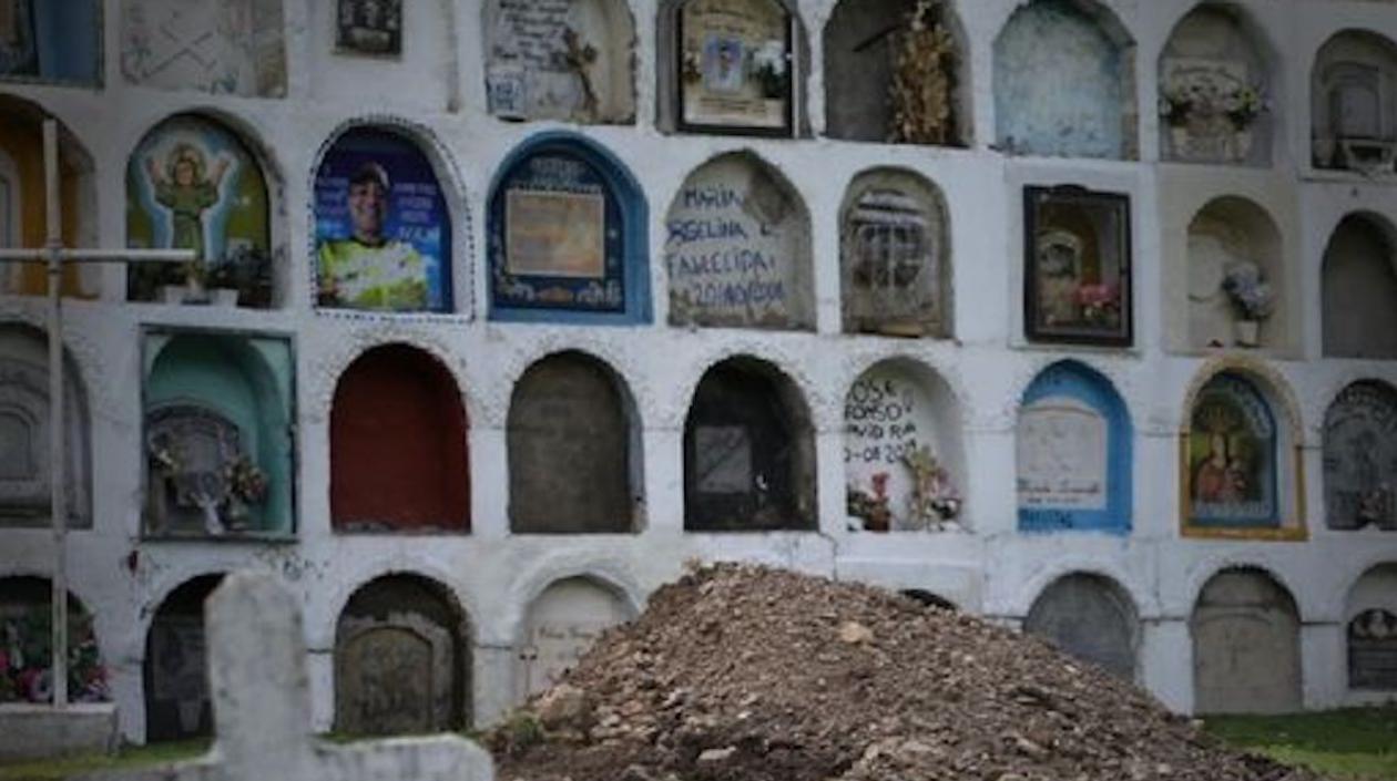 Los cuerpos exhumados por la JEP presentaban "lesiones traumáticas producidas por un mecanismo de alta energía compatible con proyectiles de arma de fuego".