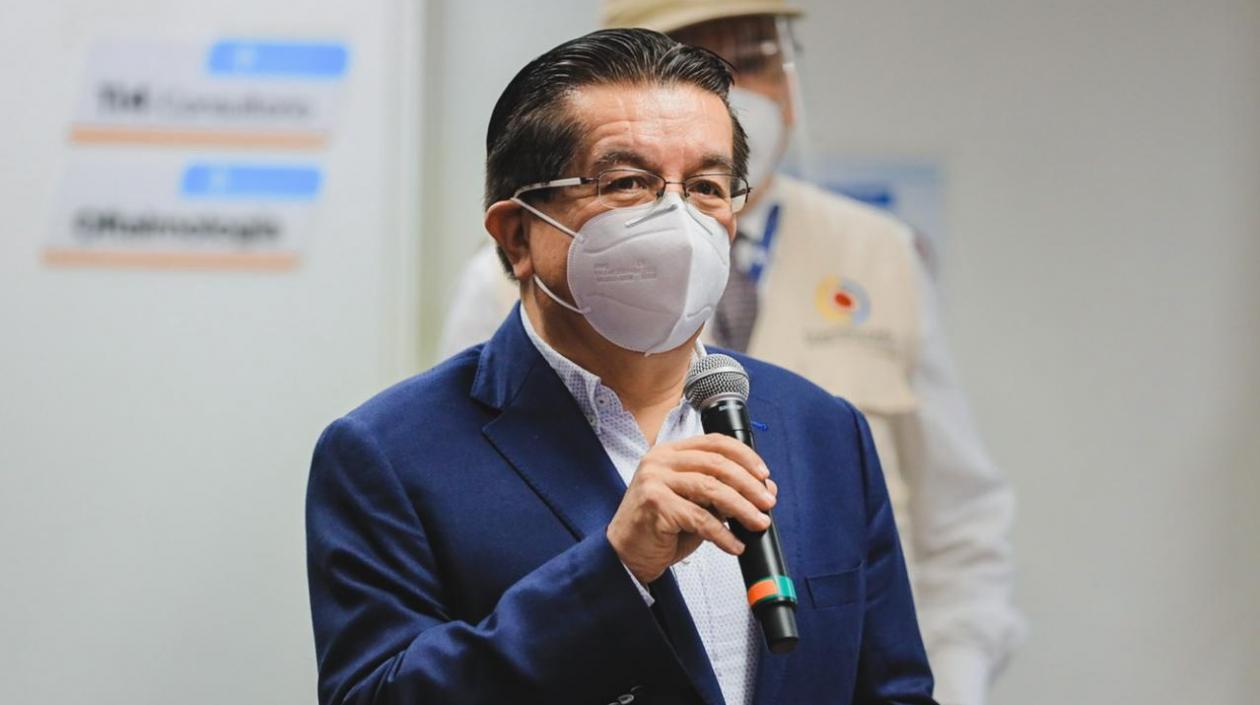 El ministro de Salud, Fernando Ruiz.