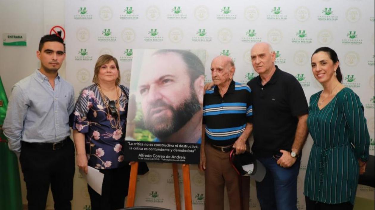 Alfredo Correa Galindo (centro).