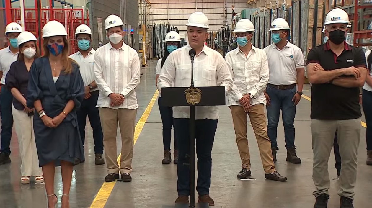 El Presidente Iván Duque y Christian Daes, COO de Tecnoglass.