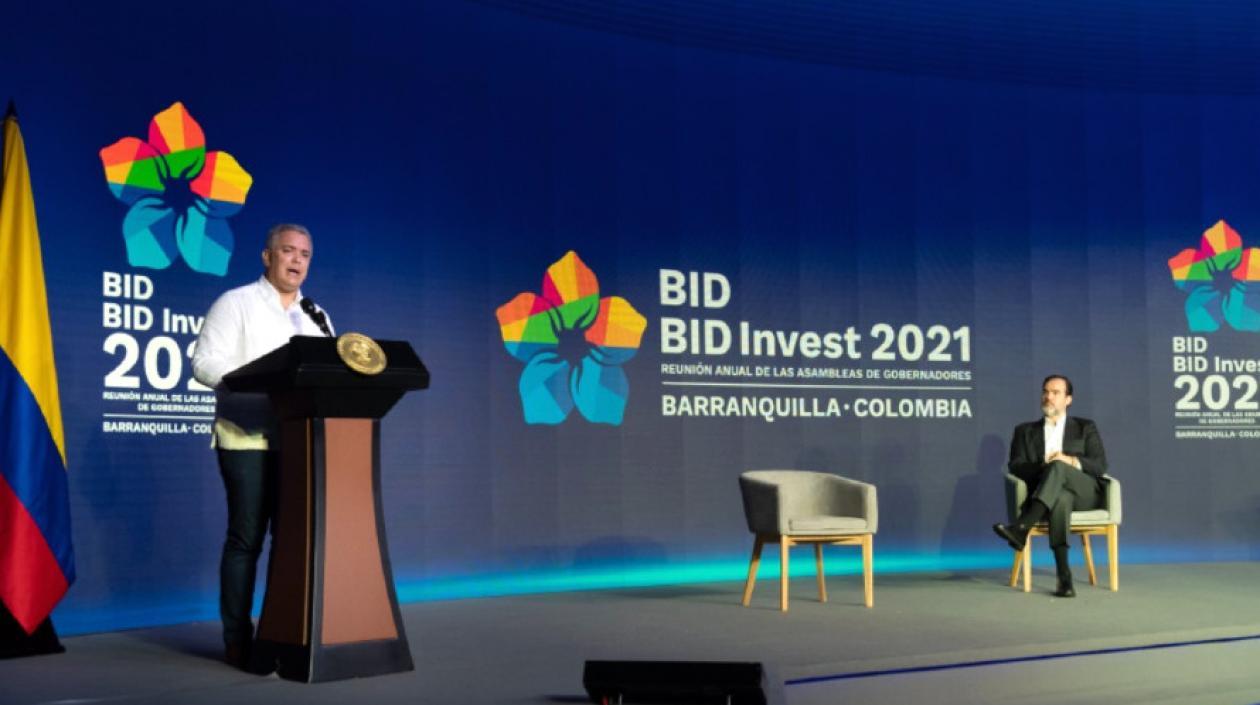 El Presidente Iván Duque y Mauricio Claver-Carone.