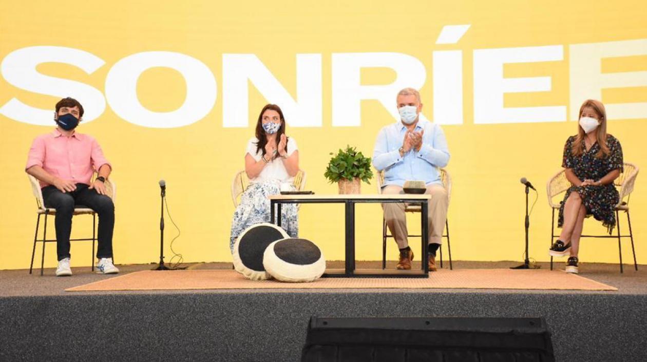 El Alcalde Jaime Pumarejo; la Gerente del evento, Karen Abudinen; el Presidente Iván Duque y la Gobernadora Elsa Noguera.
