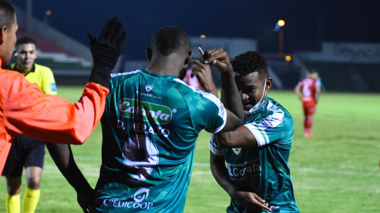 Diego Herazo celebra su tanto. 