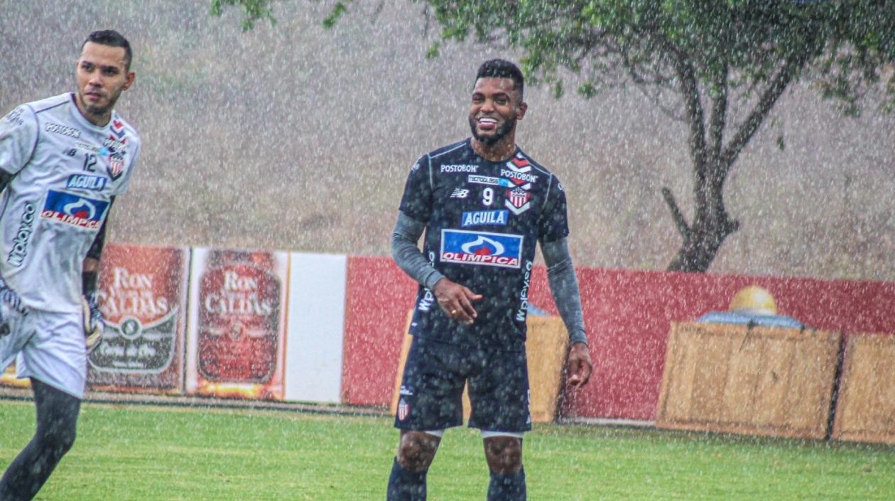 Miguel Ángel Borja durante el entrenamiento. 