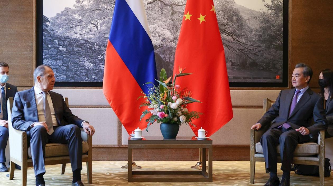 Ministro de Asuntos Exteriores de Rusia y China.