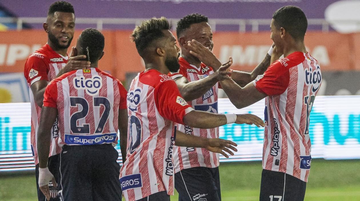 Junior quiere seguir celebrando triunfos en el torneo. 