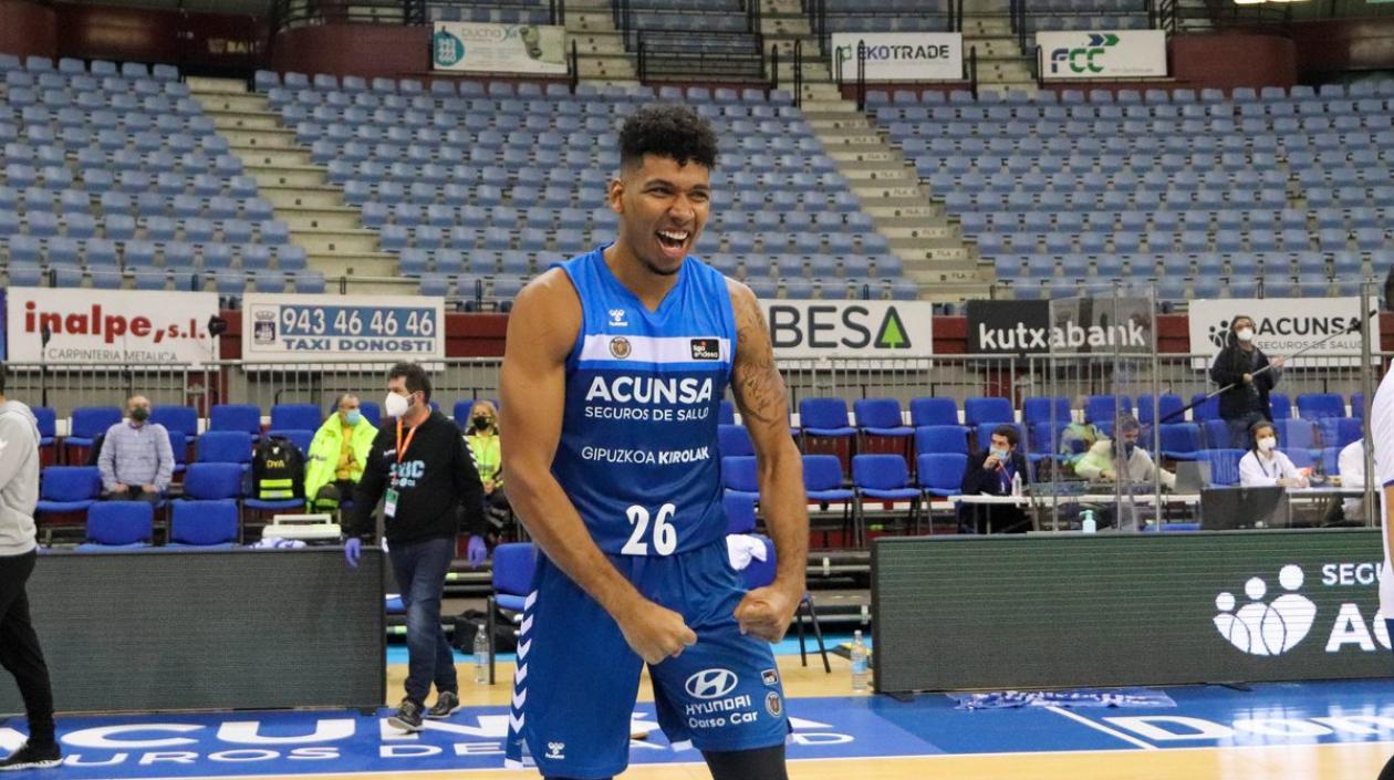 Jaime Echenique, basquetbolista barranquillero. 