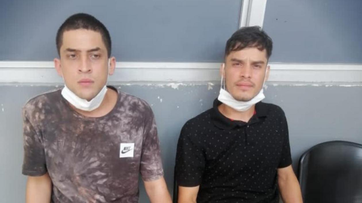 Julio César Viscuña Pedrozo y Juan Pablo Urrego Gómez.