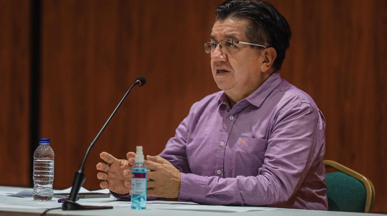 El Ministro de Salud, Fernando Ruiz.