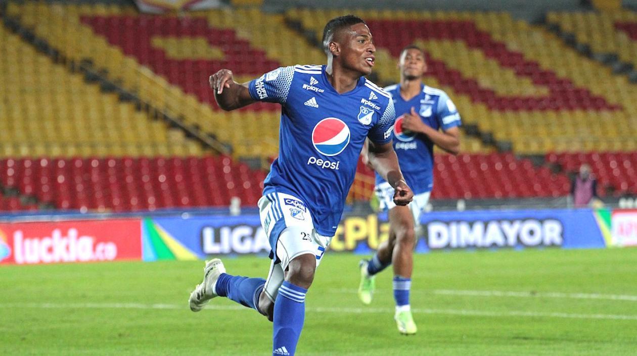 Emerson Rodríguez, celebrando el primer gol de Millonarios.