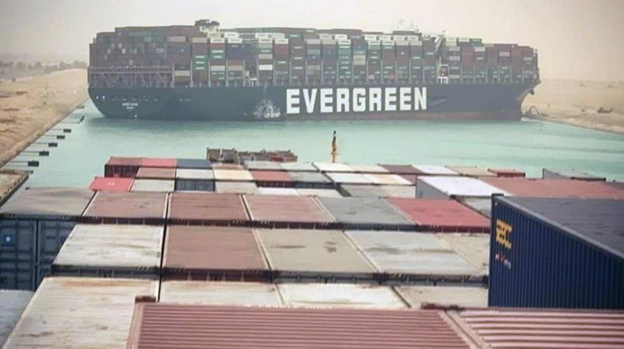 Continúa el embotellamiento.