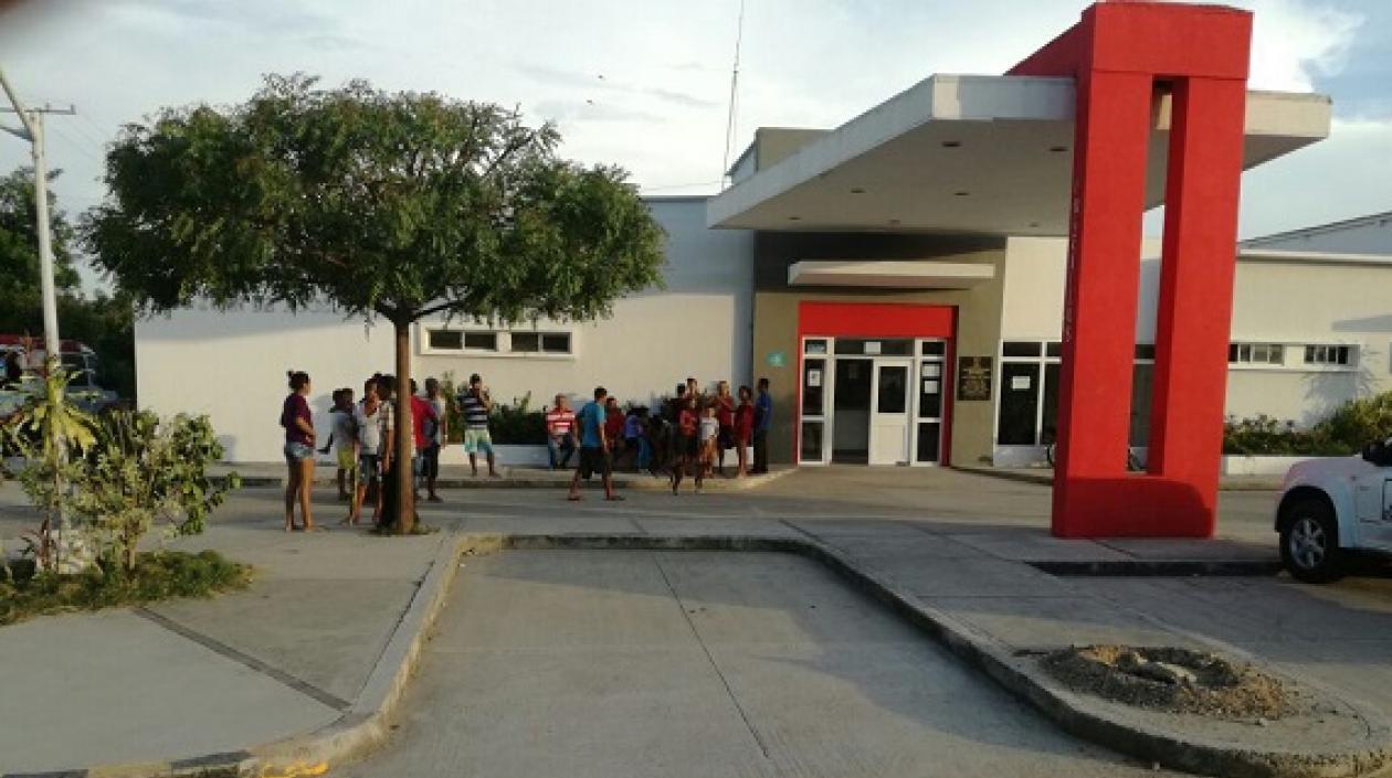 El niño de 9 años que resultó herido fue atendido en primera instancia en el Hospital de Juan de Acosta. 