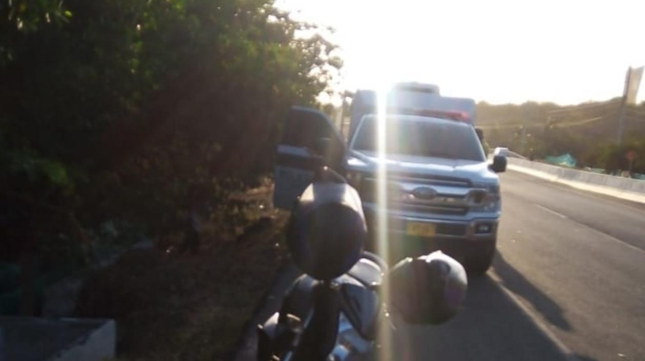 La Sijin llegó al lugar de los hechos para inspeccionar el cuerpo. 