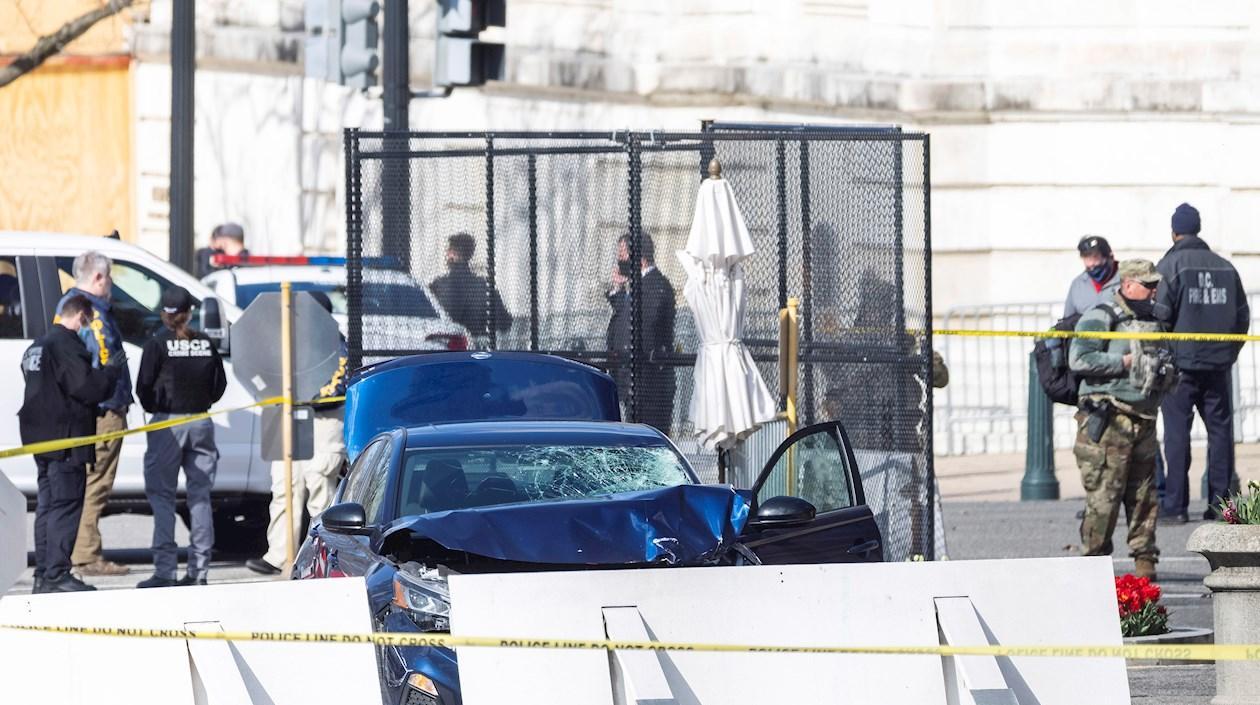 En el incidente un policía murió y otro resultó herido.