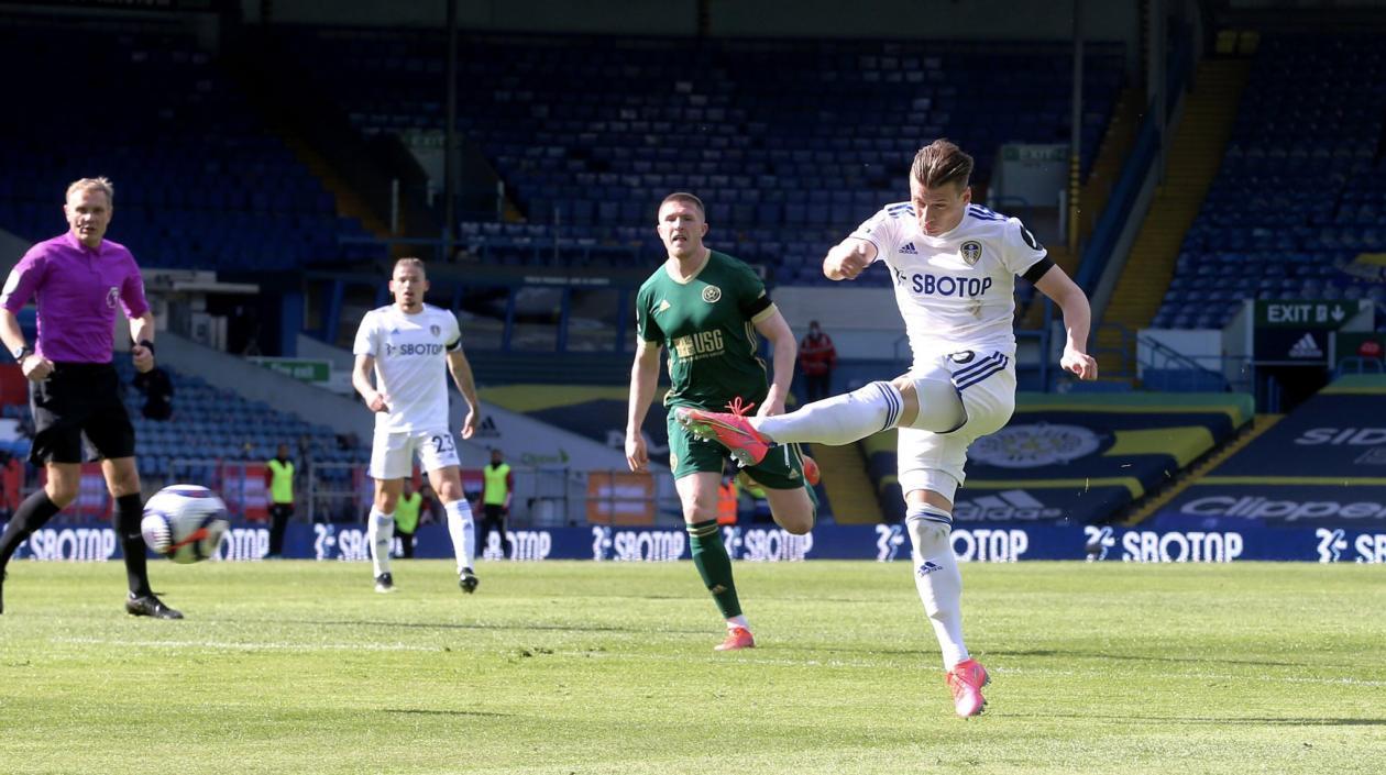 Una de las jugadas del partido.