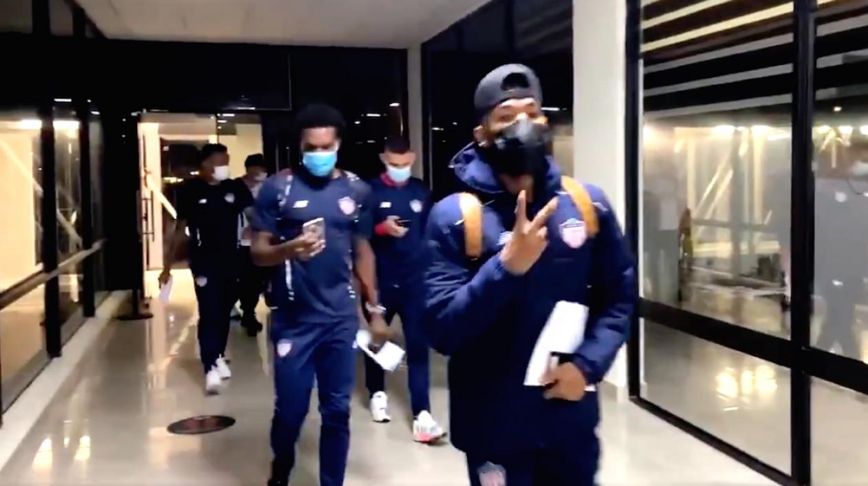 Los 'tiburones' llegando al lugar de concentración.